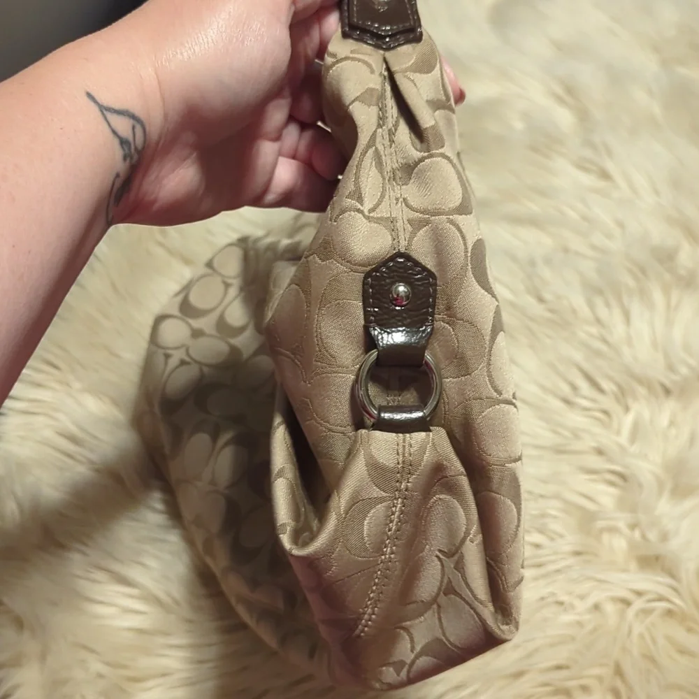 Coach Signature Beige and Brown Shoulder Bag - Picture 5 of 8